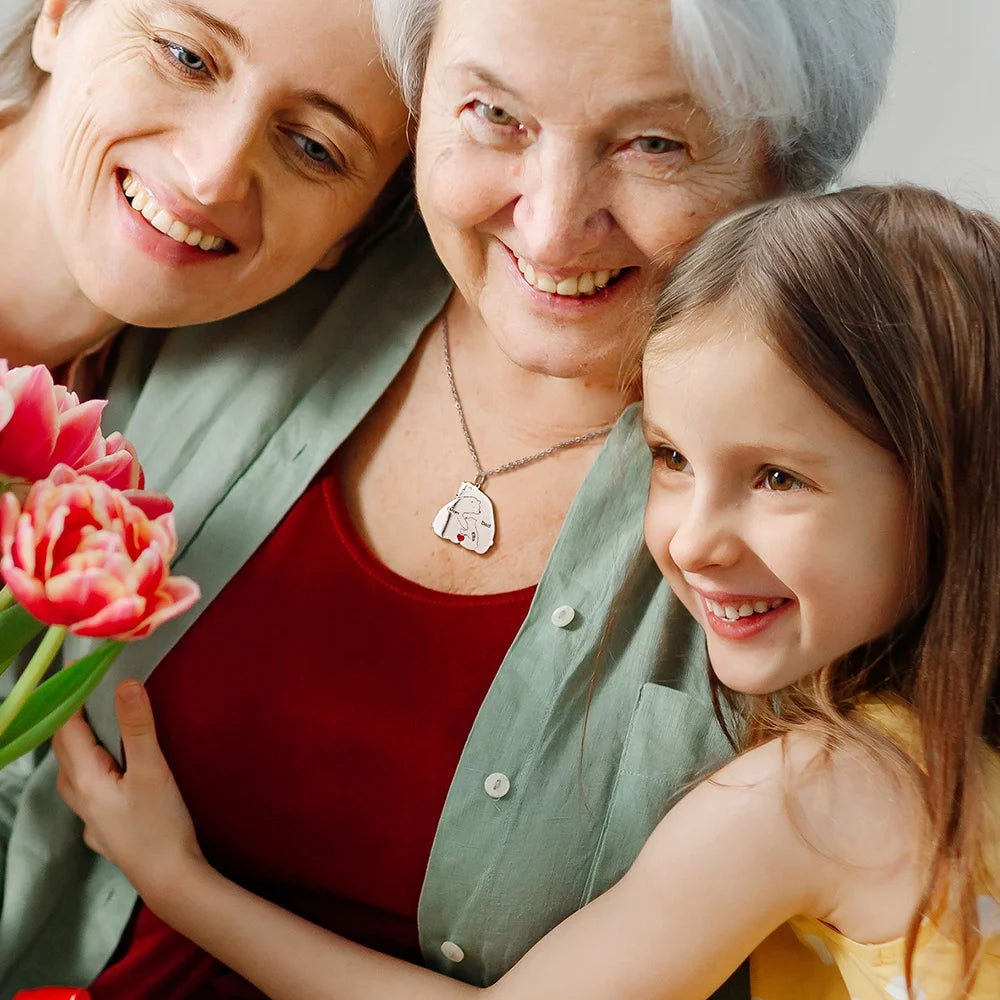 Maci Család – Gravírozott nyaklánc bocsokkal (3-8 névvel)