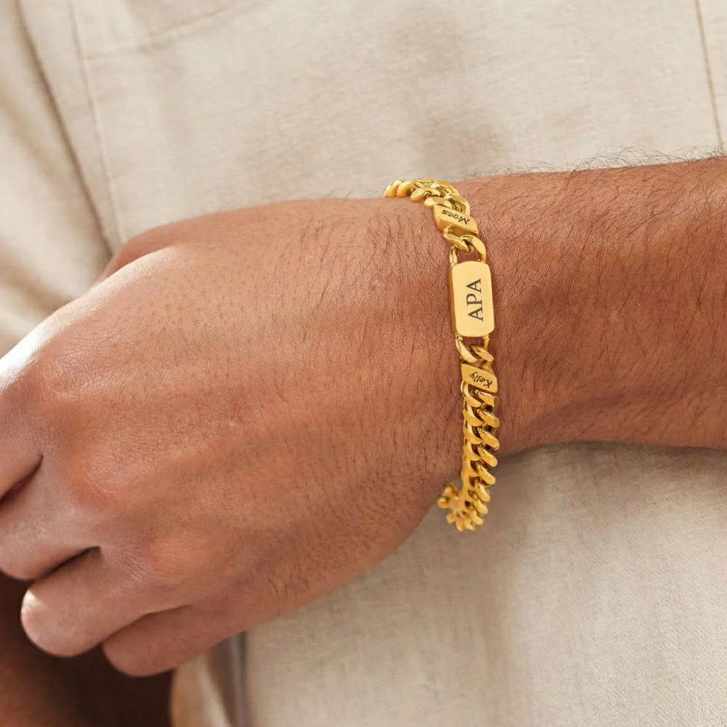 Családi Karkötő – Gravírozott Nevekkel