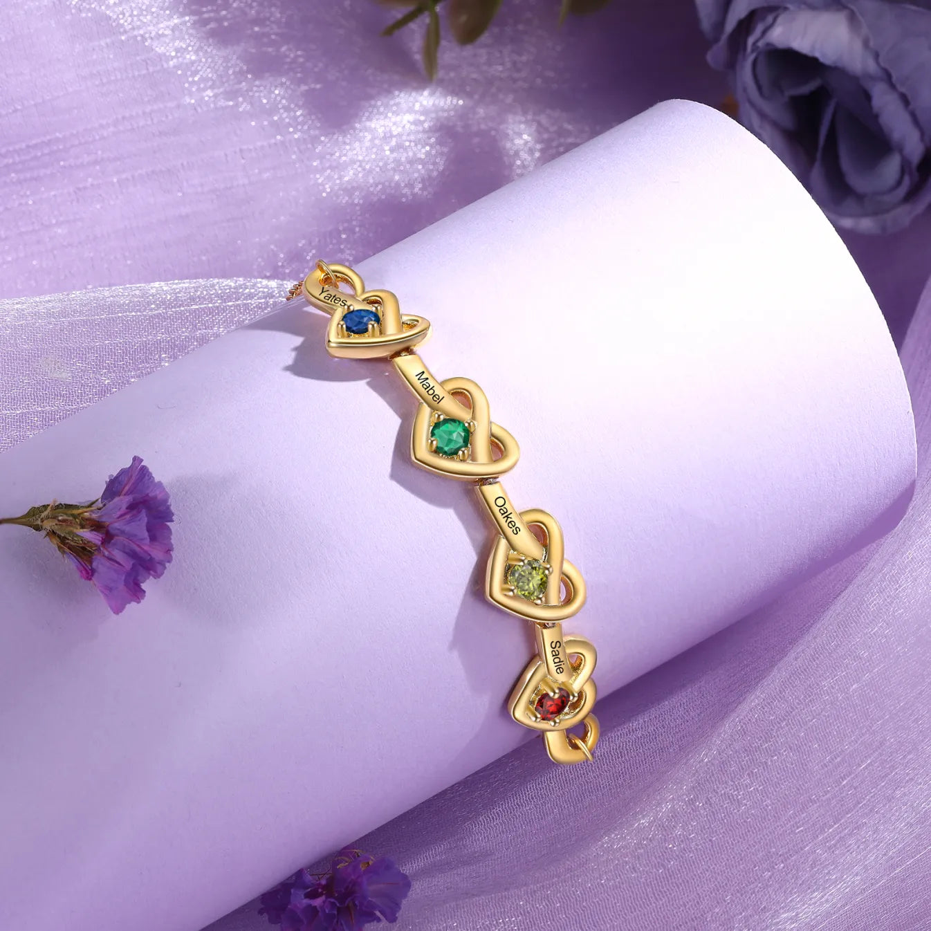 Szeretetlánc – nevek és születési kövek egy karkötőn