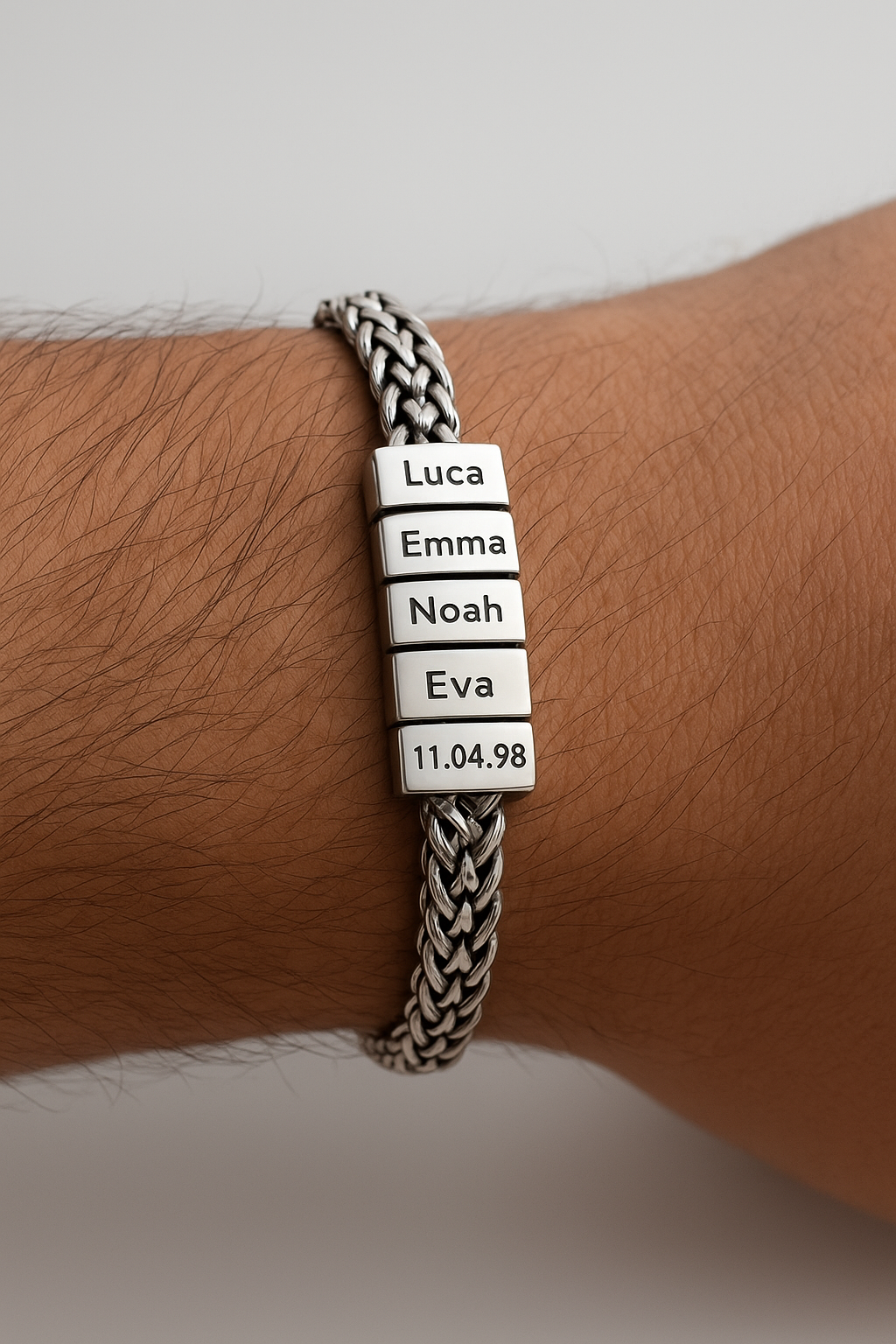 Családi Karkötő – Gravírozott Nevekkel