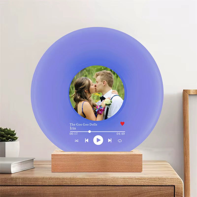 A Mi Dalunk Lámpa – Egyedi Bakelit Lemez