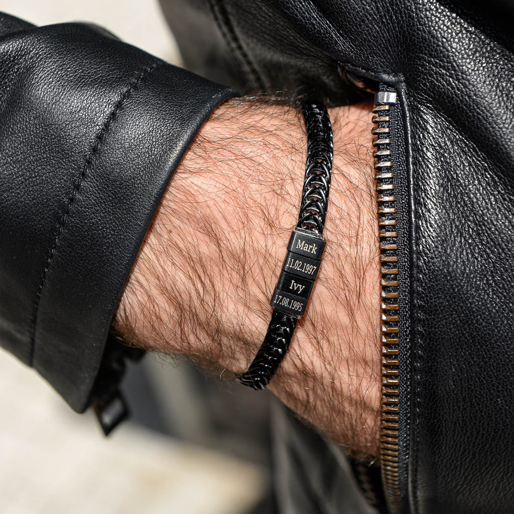 Családi Karkötő – Gravírozott Nevekkel