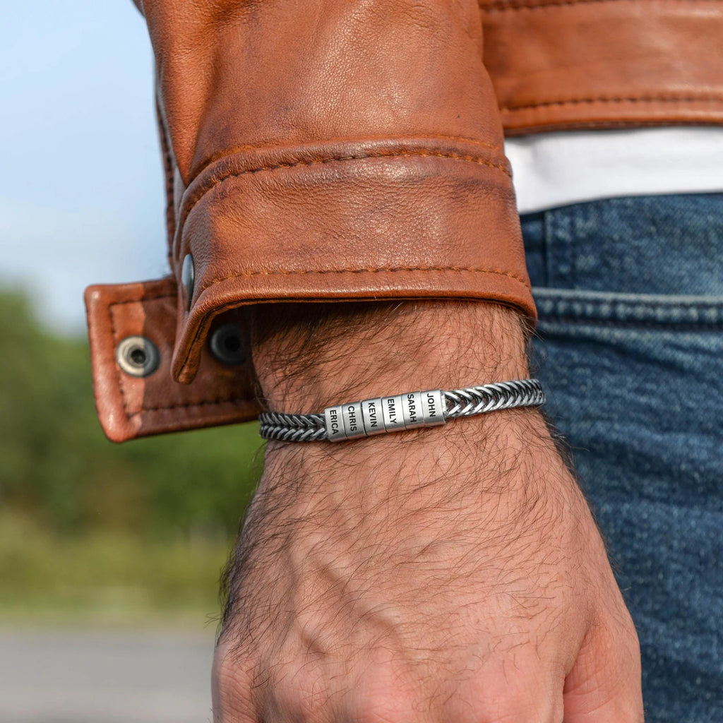 Családi Karkötő – Gravírozott Nevekkel