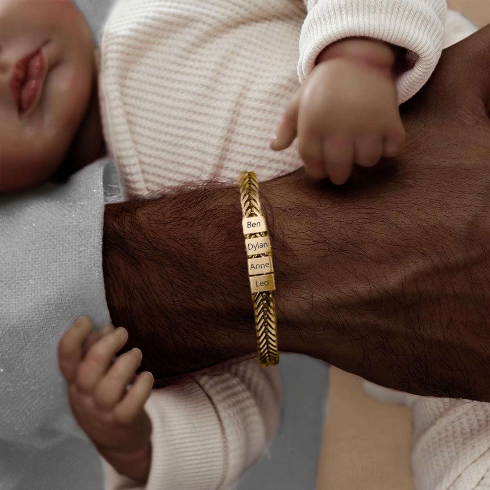 Családi Karkötő – Gravírozott Nevekkel