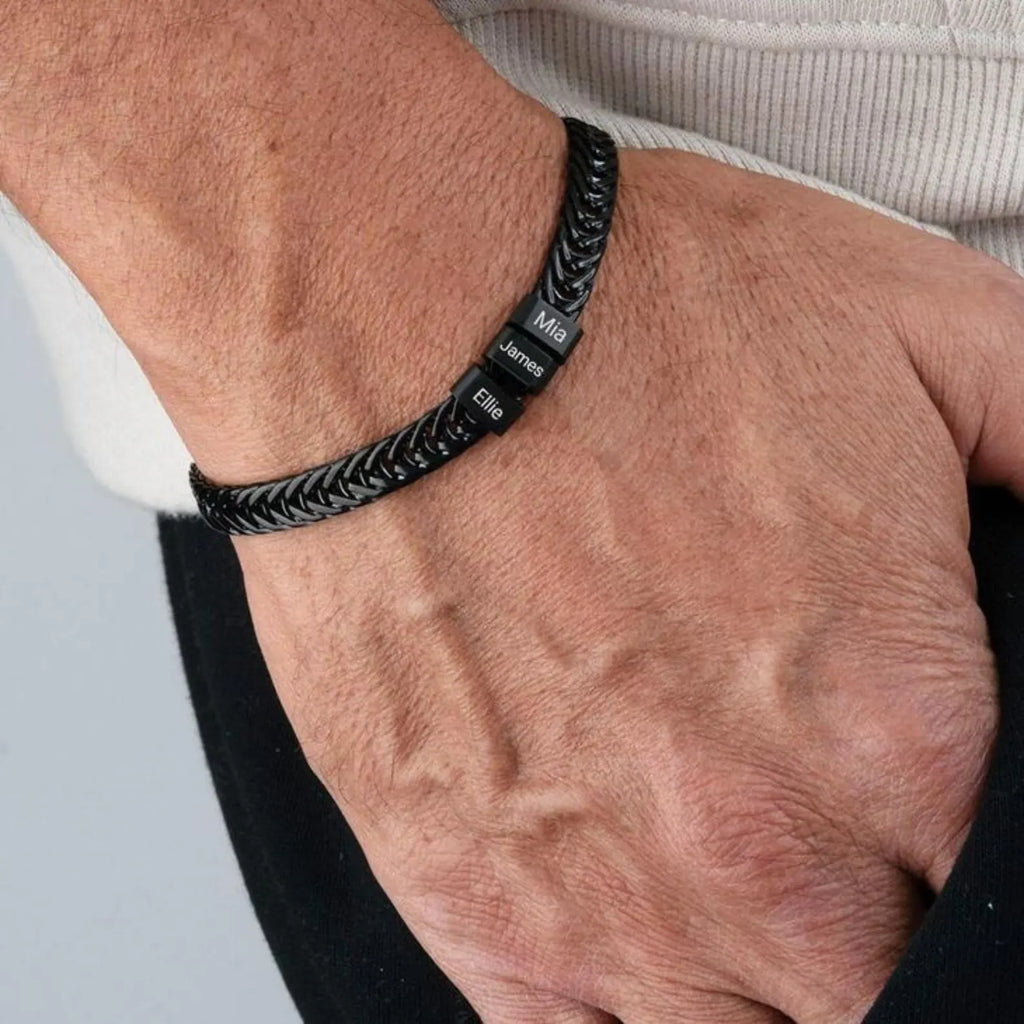 Családi Karkötő – Gravírozott Nevekkel