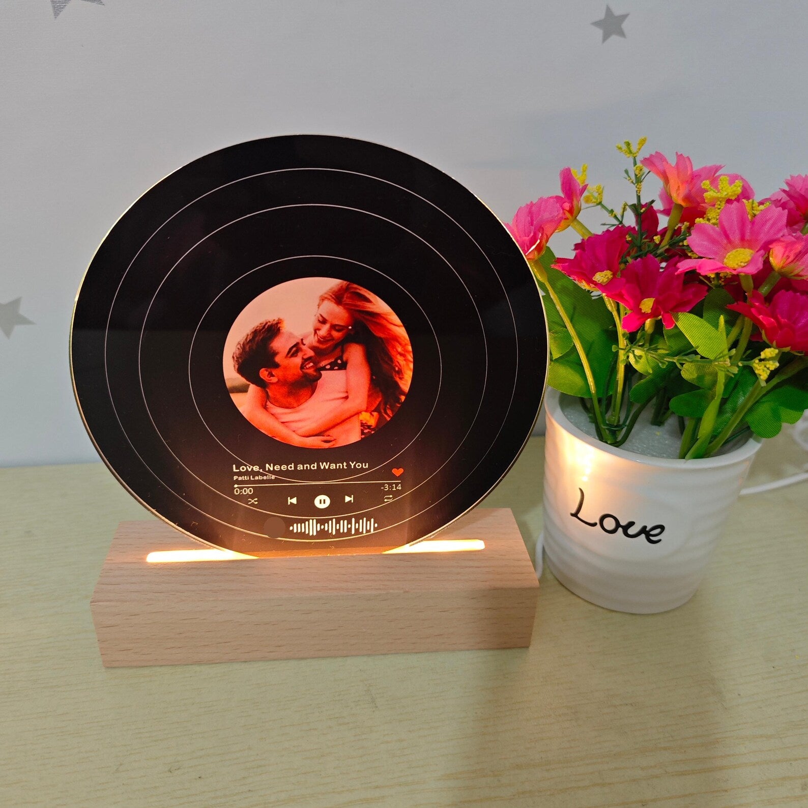 A Mi Dalunk Lámpa – Egyedi Bakelit Lemez