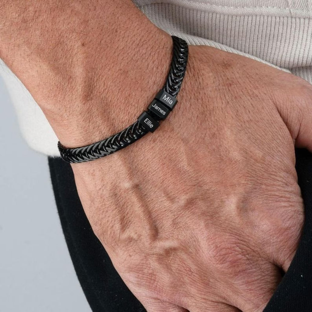 Családi Karkötő – Gravírozott Nevekkel