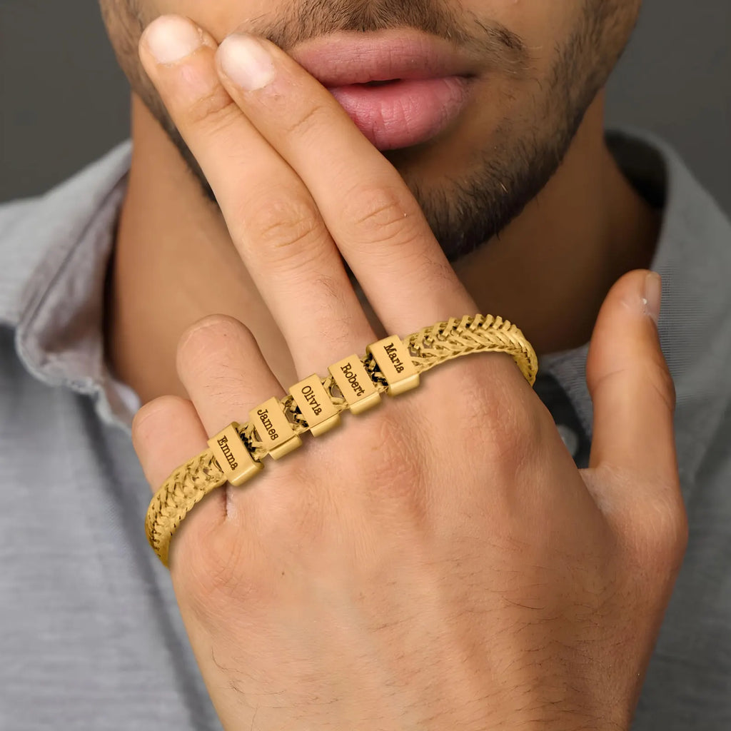 Családi Karkötő – Gravírozott Nevekkel