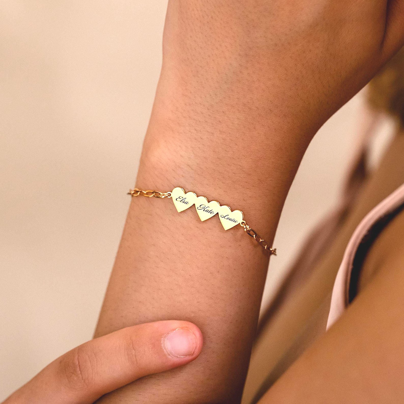 Szívek Együtt – Gravírozott Név Karkötő