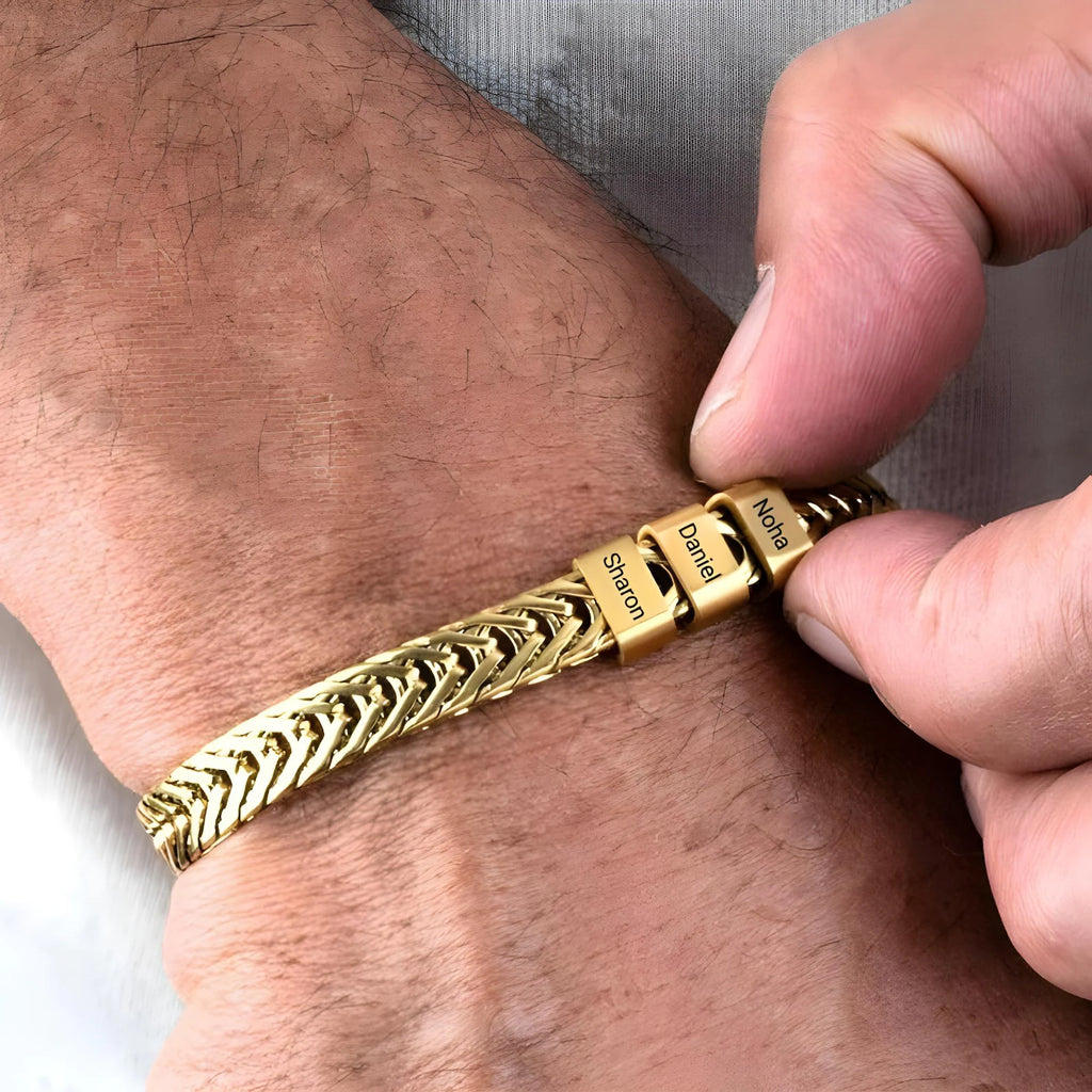 Családi Karkötő – Gravírozott Nevekkel