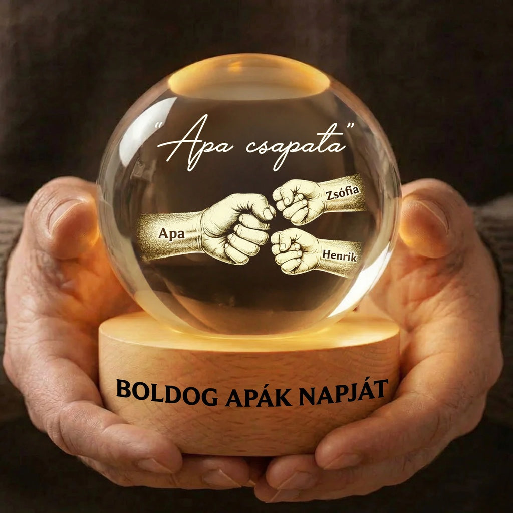 Ökölpacsi Kristálylámpa – Egyedi Nevekkel